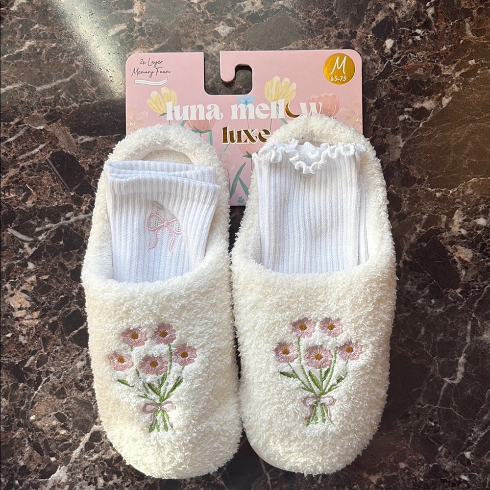 Women's Cream Floral Slippers